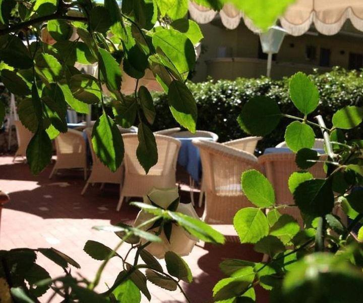 Hotel Solitude Riccione Exterior photo